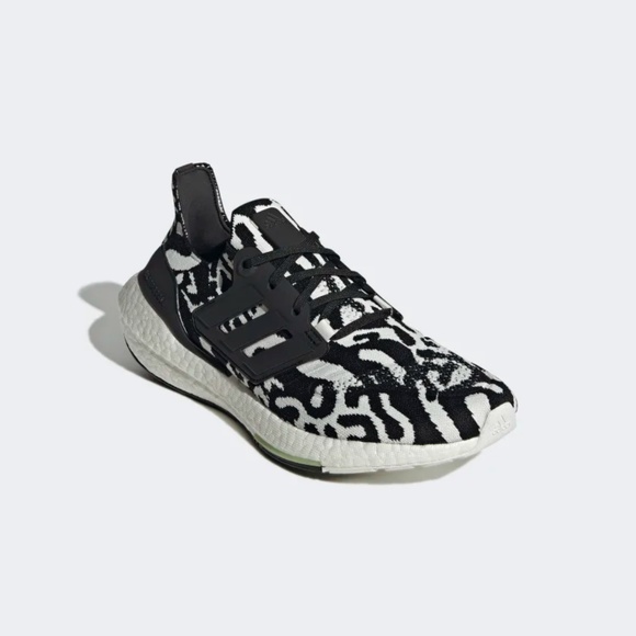 [NEW] Men's Adidas Ultraboost 22 Shoes GX6300 - Picture 4 of 8